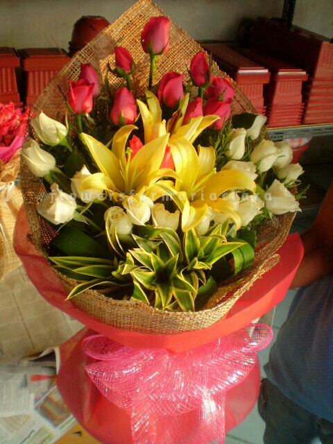 Item 51 | Flowers bouquet delivery in Metro Manila